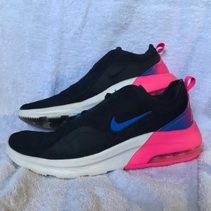 NIKE Women's Air Max Motion 2 2166-001